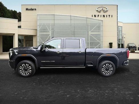 Used 2024 GMC Sierra 3500 Denali Ultimate AWD/4WD image 8