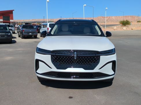 Used 2024 Lincoln Nautilus Black Label w/ Jet Appearance Package (87T) AWD/4WD image 8