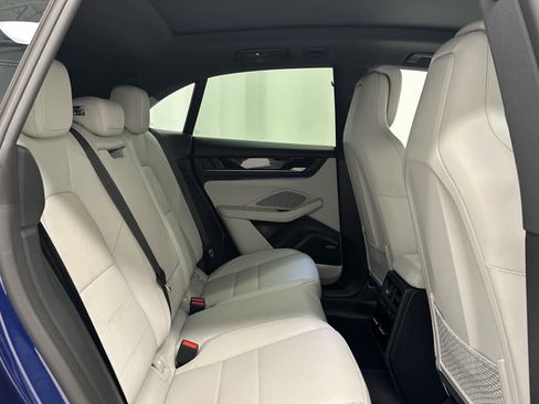 Used 2025 Porsche Macan 4 Electric AWD/4WD image 21