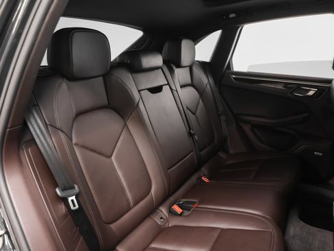 Certified 2019 Porsche Macan AWD/4WD image 21