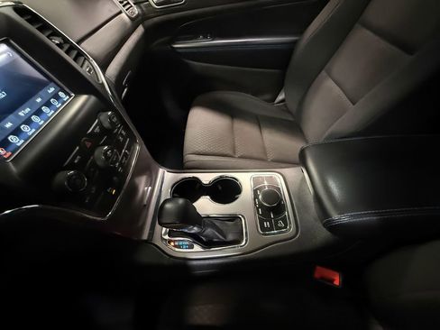 Used 2019 Jeep Grand Cherokee Laredo AWD/4WD image 83
