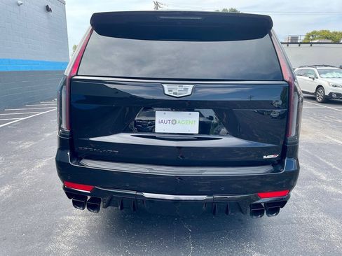 Used 2024 Cadillac Escalade V w/ LPO, ONYX Package AWD/4WD image 7