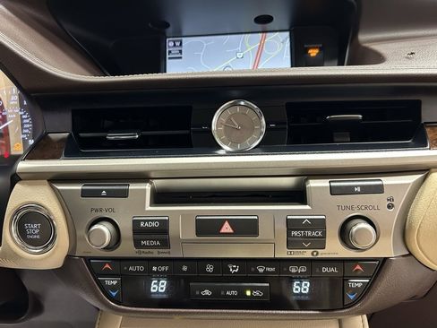 Used 2017 Lexus ES 350 350 w/ Luxury Package image 18