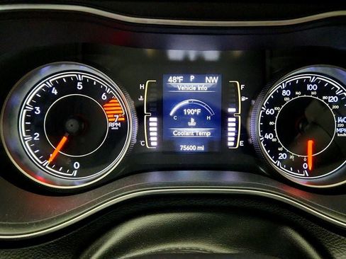 Used 2020 Jeep Cherokee Latitude Plus FWD image 14