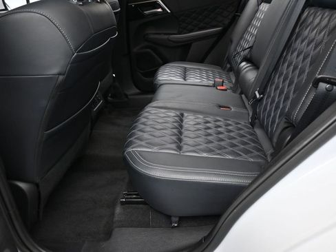 Used 2024 Mitsubishi Outlander SEL FWD image 31