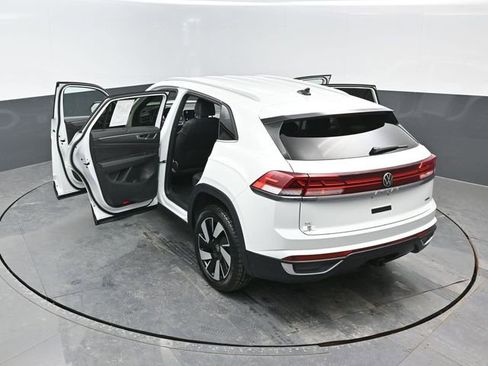 Used 2025 Volkswagen Atlas Cross Sport SE image 22