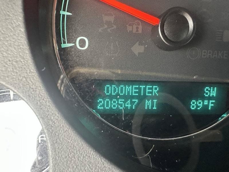 Used 2014 GMC Yukon SLT w/ SLT-2 Equipment Package RWD image 10