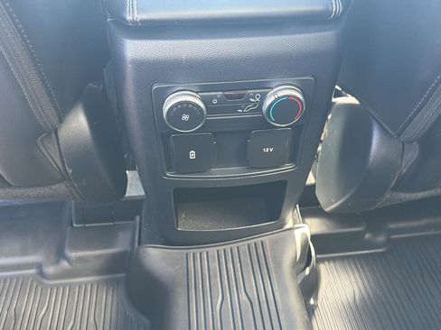 Used 2021 Ford Explorer XLT w/ Equipment Group 202A AWD/4WD image 22