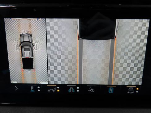 Used 2022 GMC Sierra 1500 AT4 w/ AT4 Premium Package image 17