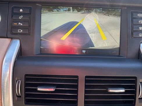 Used 2018 Land Rover Discovery Sport HSE image 30