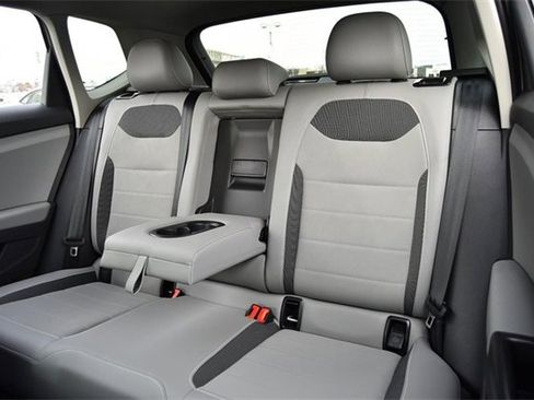 Certified 2023 Volkswagen Taos SE image 20