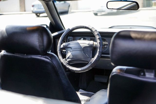 Used 1992 Pontiac Firebird Formula RWD image 39