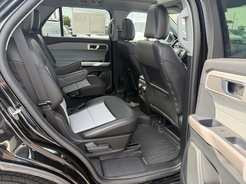 Used 2024 Ford Explorer XLT w/ Equipment Group 202A AWD/4WD image 15