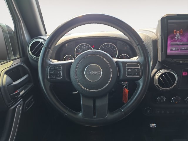 Used 2017 Jeep Wrangler Sahara w/ Connectivity Group AWD/4WD image 12