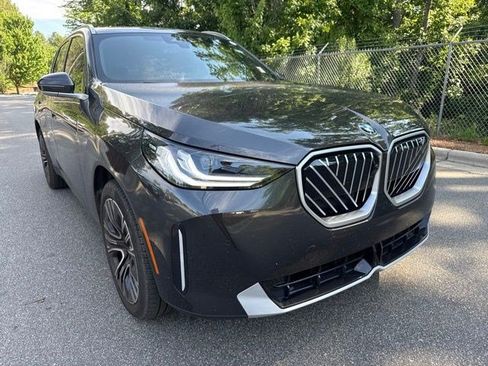 Used 2025 BMW X3 xDrive30i w/ Premium Package AWD/4WD image 3