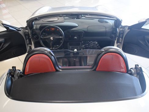 Used 2002 Porsche Boxster RWD image 27