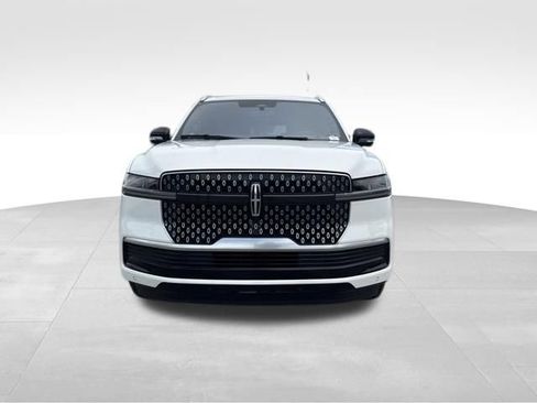 Used 2025 Lincoln Navigator L Reserve AWD/4WD image 12
