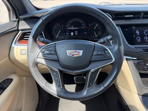 Used 2018 Cadillac XT5 Luxury w/ LPO, Sport Package AWD/4WD image 14