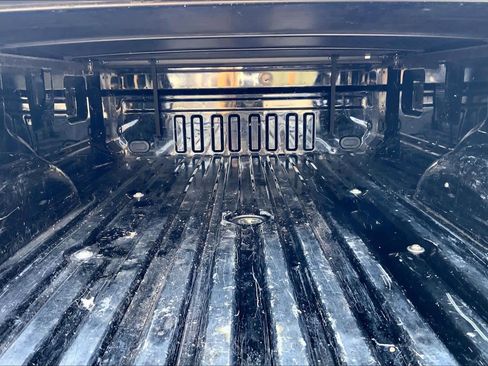 Used 2022 Ford F250 Platinum w/ FX4 Off-Road Package AWD/4WD image 35