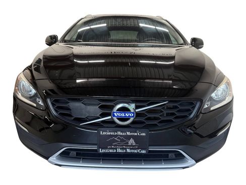 Used 2016 Volvo V60 T5 Cross Country w/ Convenience Package AWD/4WD image 8