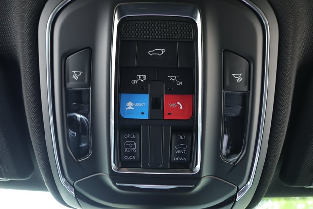 New 2027 Jeep Grand Cherokee Laredo X RWD image 20