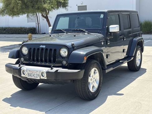 Used 2017 Jeep Wrangler Unlimited Sahara w/ Quick Order Package 24E Chief AWD/4WD image 7
