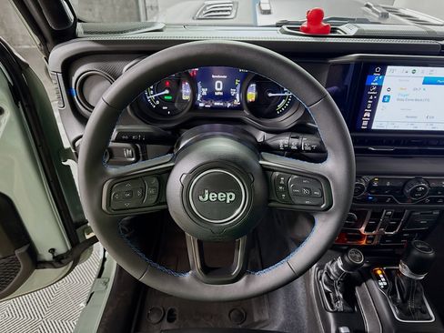 Used 2024 Jeep Wrangler Unlimited Rubicon 4xe AWD/4WD image 17