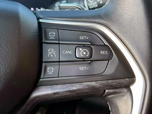 Certified 2022 Jeep Grand Cherokee L Limited image 22