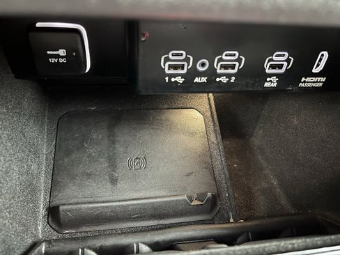 Used 2022 Jeep Wagoneer Series III w/ Rear Seat Video Group 1 image 44