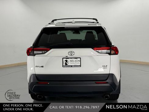 Used 2019 Toyota RAV4 XLE Premium AWD/4WD image 7