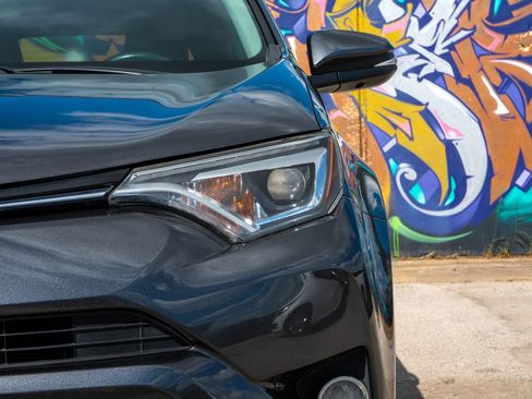 Used 2018 Toyota RAV4 Limited w/ Advanced Technology Package FWD image 14