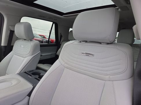 Used 2025 Ford Expedition Platinum w/ Platinum Ultimate Package AWD/4WD image 10