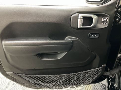 Used 2022 Jeep Wrangler Unlimited Sport image 19