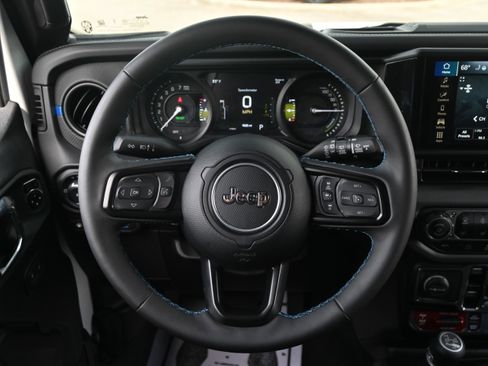 Used 2025 Jeep Wrangler Unlimited Rubicon 4xe w/ Safety Group image 19