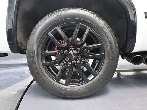 Used 2021 GMC Sierra 1500 Elevation w/ LPO, Elevation Black Package AWD/4WD image 17