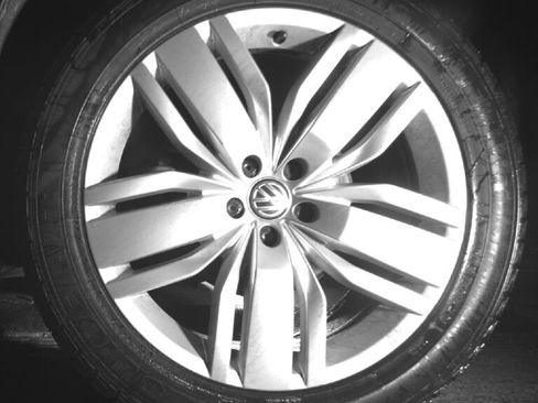 Used 2019 Volkswagen Atlas SE w/ Panoramic Sunroof Package image 14