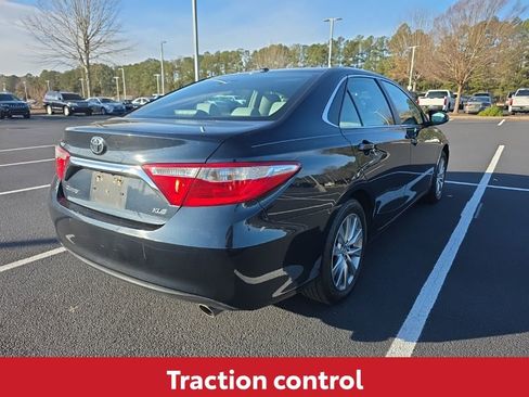 Used 2017 Toyota Camry XLE image 10