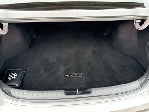 Used 2025 Hyundai Elantra SEL image 20