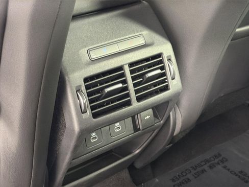 Certified 2025 Land Rover Discovery Sport Dynamic SE image 27