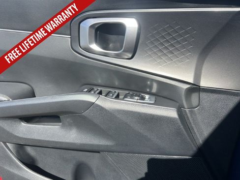 Used 2025 Kia Sorento S w/ Panoramic Sunroof Package FWD image 19