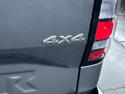 New 2026 Nissan Frontier SV w/ SV Convenience Package image 15