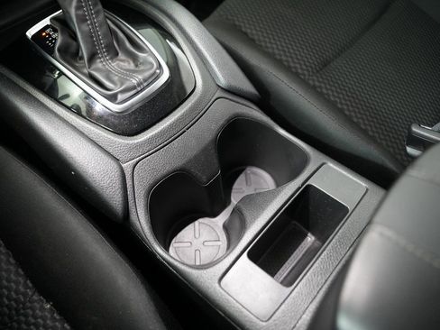 Used 2021 Nissan Rogue Sport S image 27