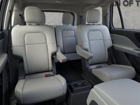 New 2026 Lincoln Aviator Premiere image 11