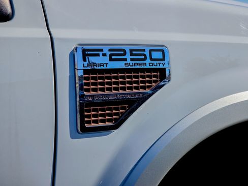 Used 2010 Ford F250 Lariat image 10