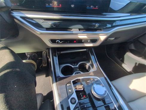 Certified 2023 BMW X7 xDrive40i w/ Executive Package image 15