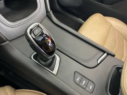 Used 2019 Cadillac XT5 Platinum AWD/4WD image 19