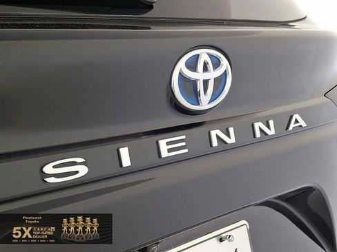Certified 2021 Toyota Sienna Platinum FWD image 37