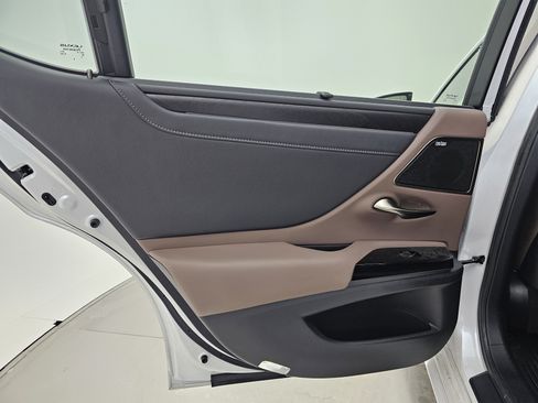 Used 2024 Lexus ES 350 Ultra Luxury w/ Accessory Package (Z1) image 22