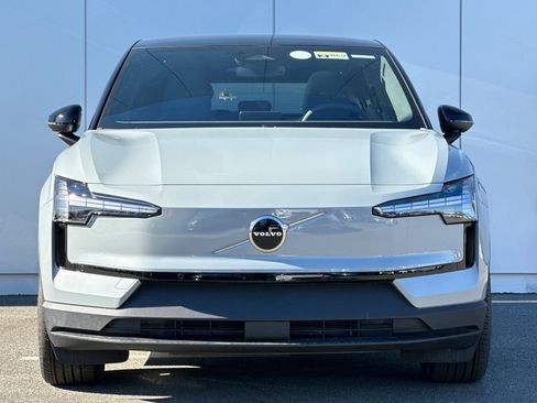 New 2025 Volvo EX30 Plus w/ Protection Package Premier image 8