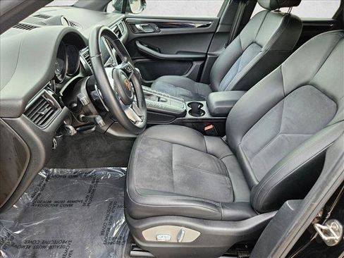 Used 2017 Porsche Macan image 16